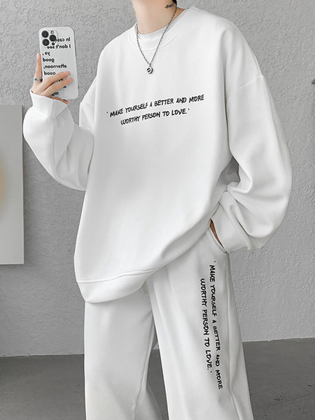 Set sport pentru bărbați din două piese cu imprimeu și decolteu oval