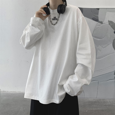 Plataus modelio vyriška palaidinė su O formos iškirpte ir užrašu