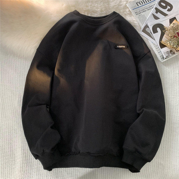 Naujo modelio vyriška palaidinė su ovalia iškirpte