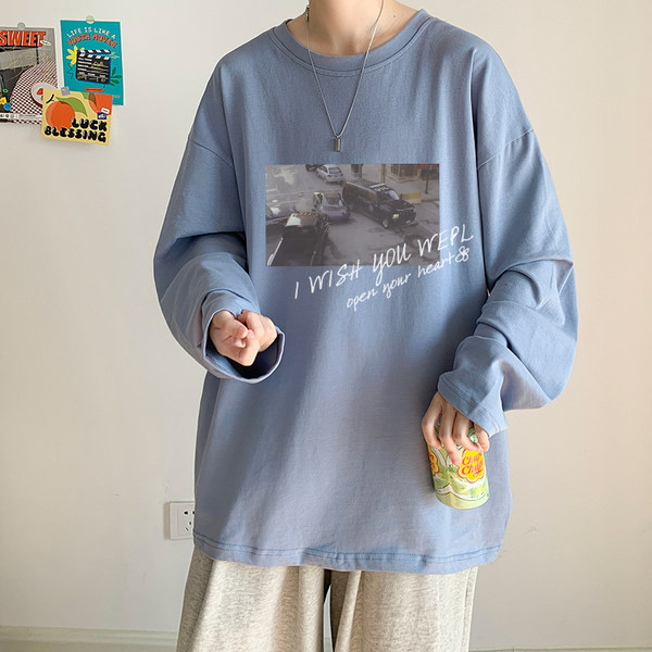 Moderna muška bluza s ovalnim izrezom i printom