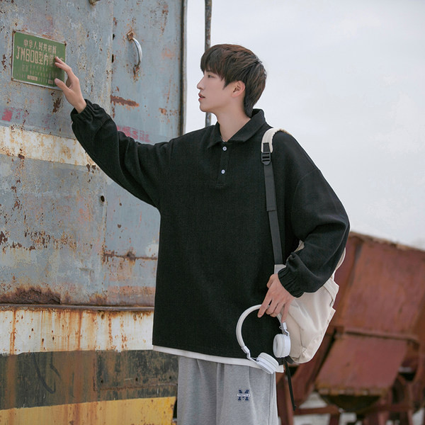 Vyriška palaidinė su švaraus rašto apykakle