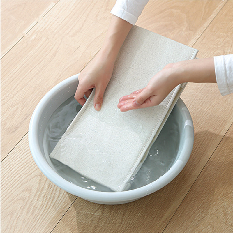 Medvilniniai skalbiniai, sulankstomi drabužiai, laikymo dėžutė, liemenėlė, apatinis trikotažas.