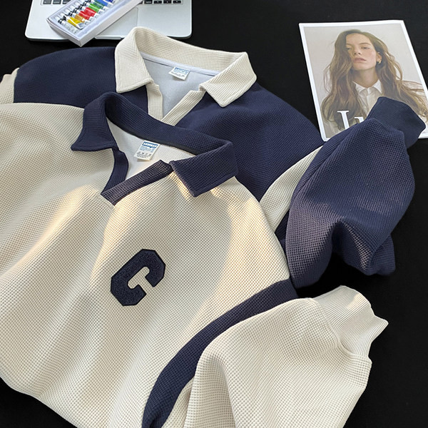 Muška bluza sa kragnom i natpisom