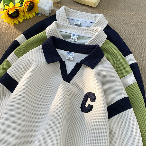 Muška bluza sa kragnom i natpisom