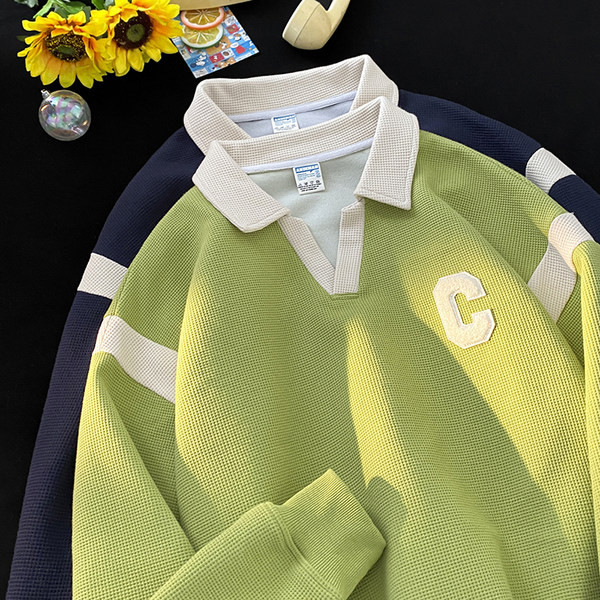 Muška bluza sa kragnom i natpisom