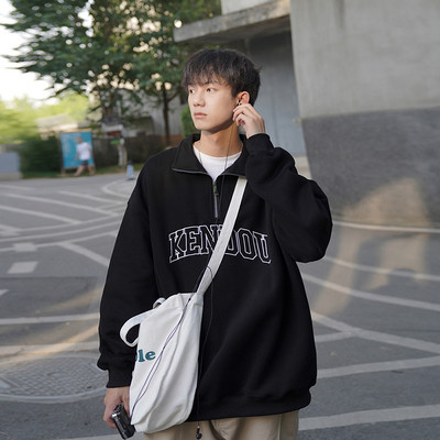 Bluză bărbătească cu inscripție și fermoar