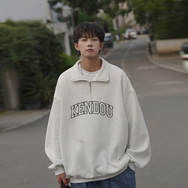 Bluză bărbătească cu inscripție și fermoar