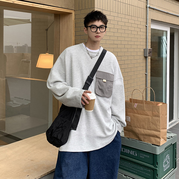 Muška bluza širokog uzorka čistog dizajna s džepom