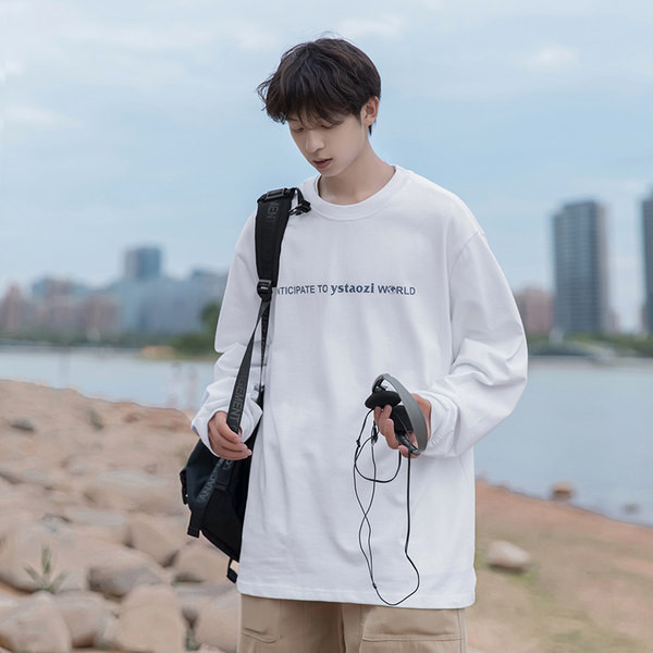 Férfi blúz felirattal