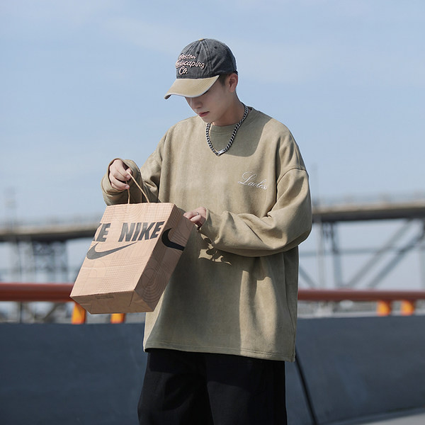 Vyriška laisvalaikio palaidinė su užrašais