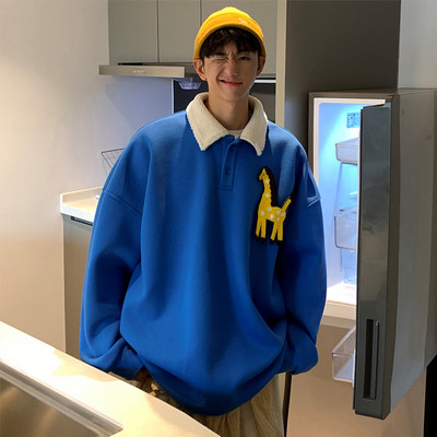 Széles férfi blúz gallérral és gombokkal