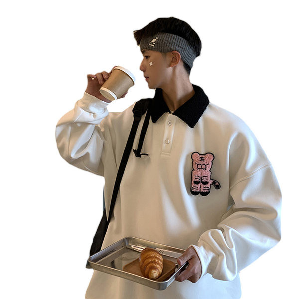 Széles férfi blúz gallérral és gombokkal