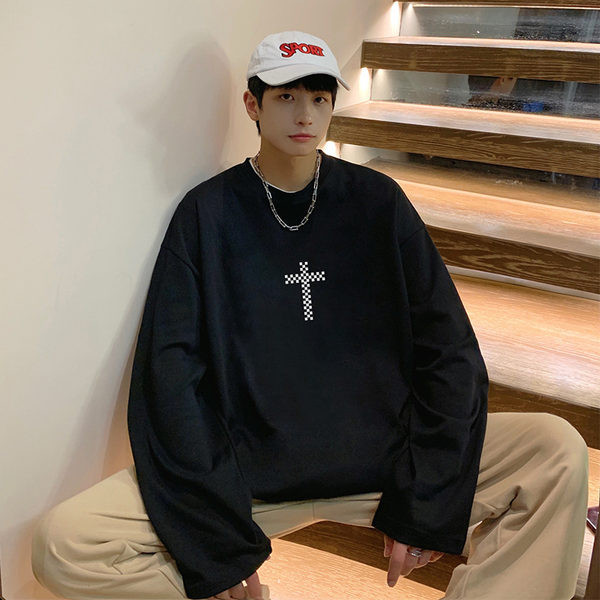 Őszi hosszú ujjú mintás póló