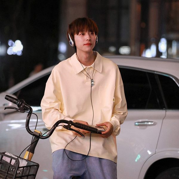 Muška bluza s klasičnim ovratnikom i džepom