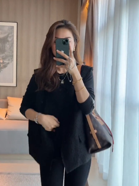 Moderan ženski prsluk u sivoj i crnoj boji