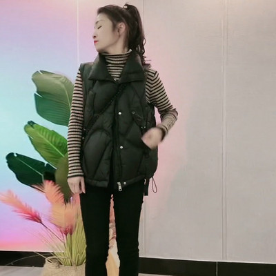 Ženski prsluk s gumbima i džepom