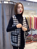 Ženski karirani prsluk s džepom