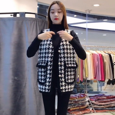 Ženski karirani prsluk s džepom