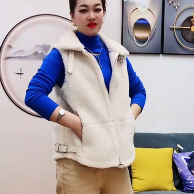 Női kabát zsebekkel