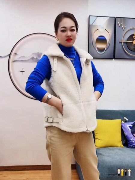 Női kabát zsebekkel