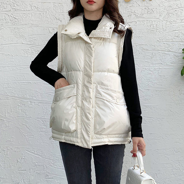 Közepes hosszúságú széles mintás női mellény