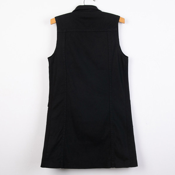 Női farmermellény gombokkal és zsebbel