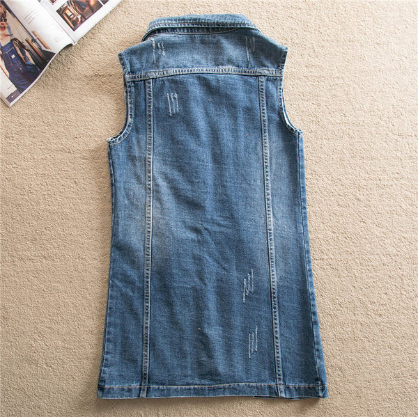 Moteriška džinsinė liemenė su sagomis