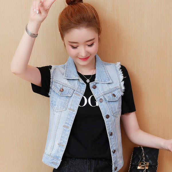 Ženski traper prsluk sa poderanim motivima