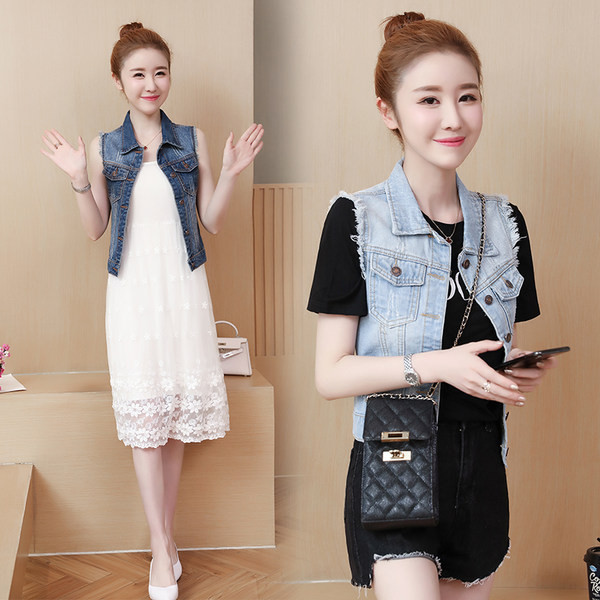 Ženski traper prsluk sa poderanim motivima