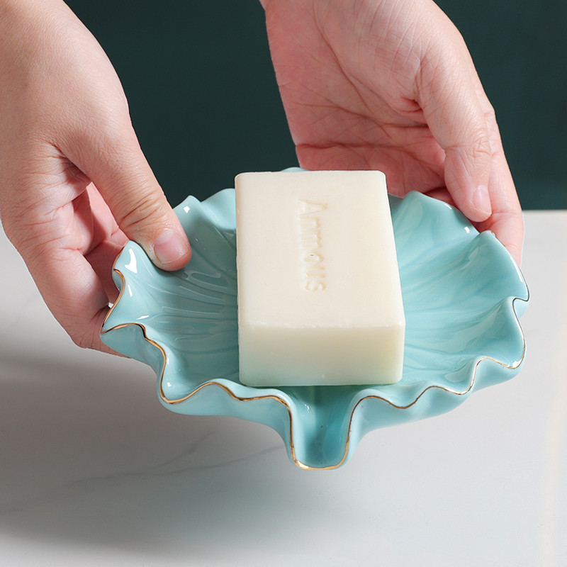 Vonios reikmenys nusausinamojo muilo laikiklis Muilo talpykla Vonios kambario laikiklis Muilo laikiklis Muilo dėžutė Keraminė lotoso lapelio formos muilo laikiklis