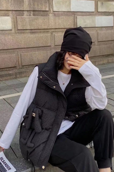 Új modellű, zsebes női mellény