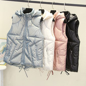 Naujo modelio moteriška liemenė su gobtuvu ir spauda