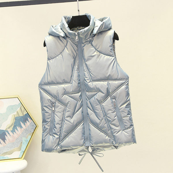 Naujo modelio moteriška liemenė su gobtuvu ir spauda