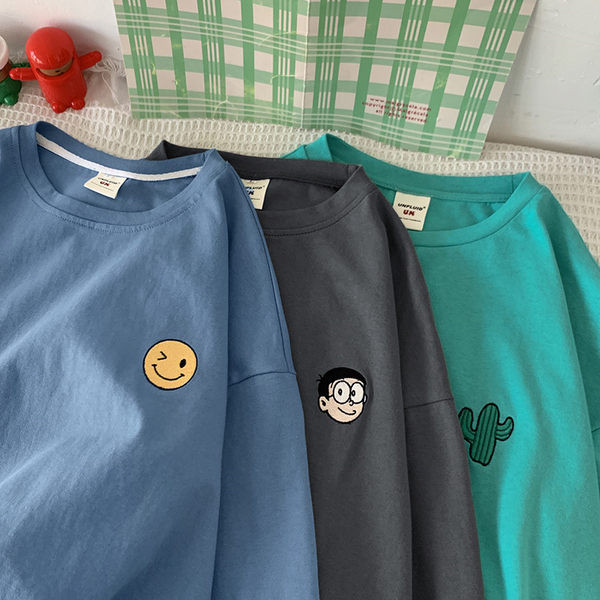 Férfi blúz hosszú ujjal és hímzéssel