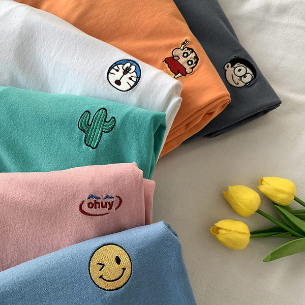 Férfi blúz hosszú ujjal és hímzéssel