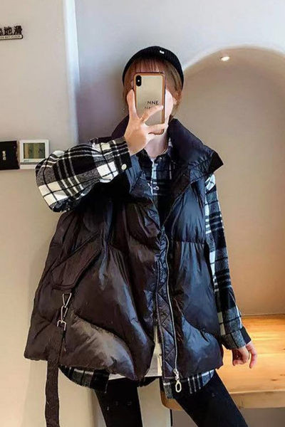 Női széles mellény gallérral, zsebbel és cipzárral