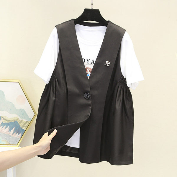 Vesta eleganta de dama cu nasturi si decolteu in V