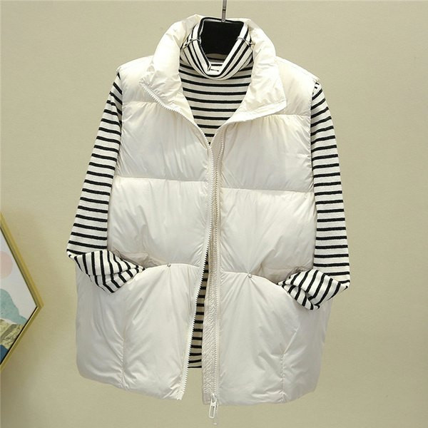 Ležeran ženski prsluk s patentnim zatvaračem i džepom