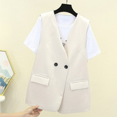 Vesta eleganta de dama cu nasturi