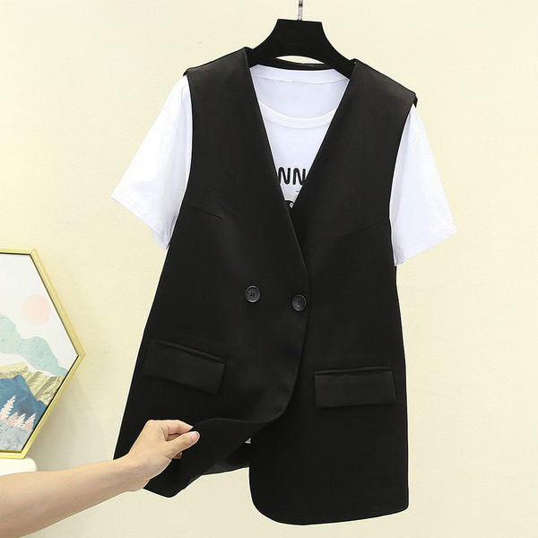 Vesta eleganta de dama cu nasturi