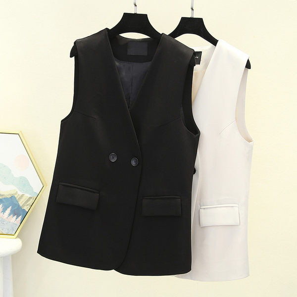 Vesta eleganta de dama cu nasturi