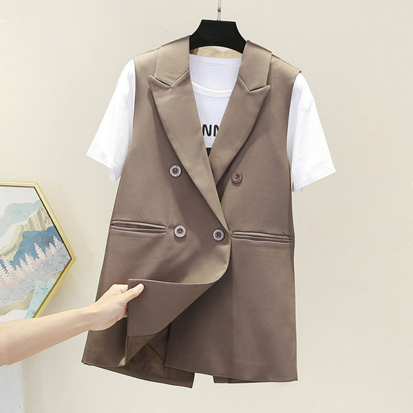 Vesta de dama la moda cu nasturi