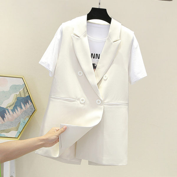 Vesta de dama la moda cu nasturi