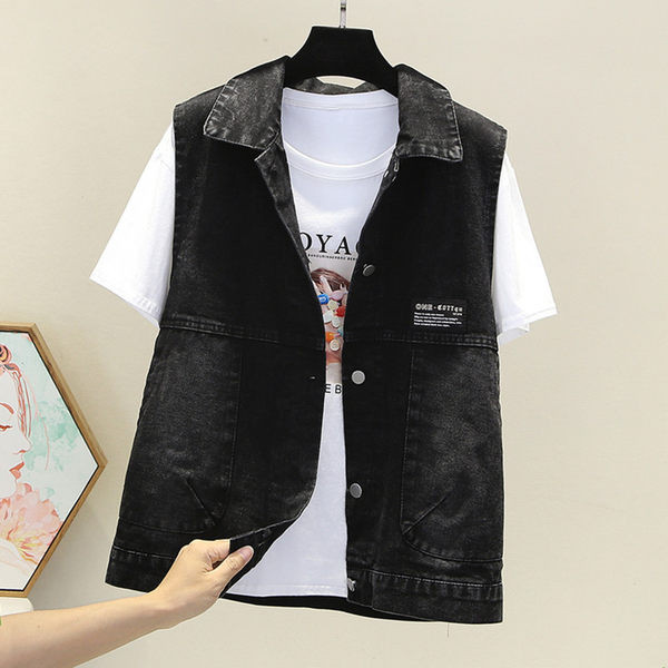 Moteriška džinsinė liemenė su puošmena ir sagomis