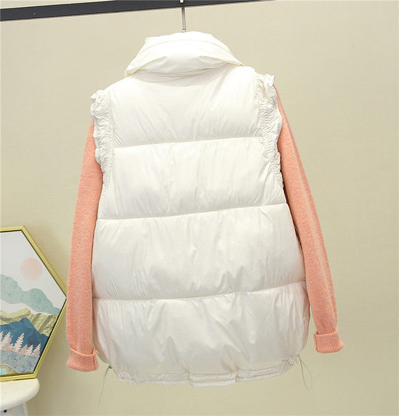 Vestă de damă cu guler înalt și cravate