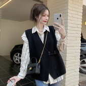 Ženski crni prsluk i košulja na kopčanje