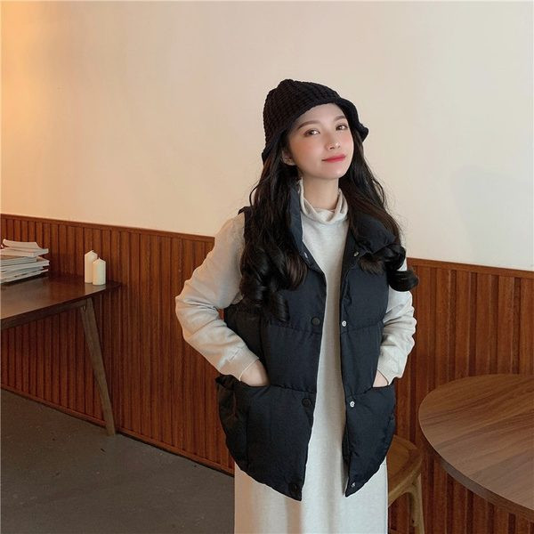 Μασίφ γυναικείο γιλέκο με κουμπιά