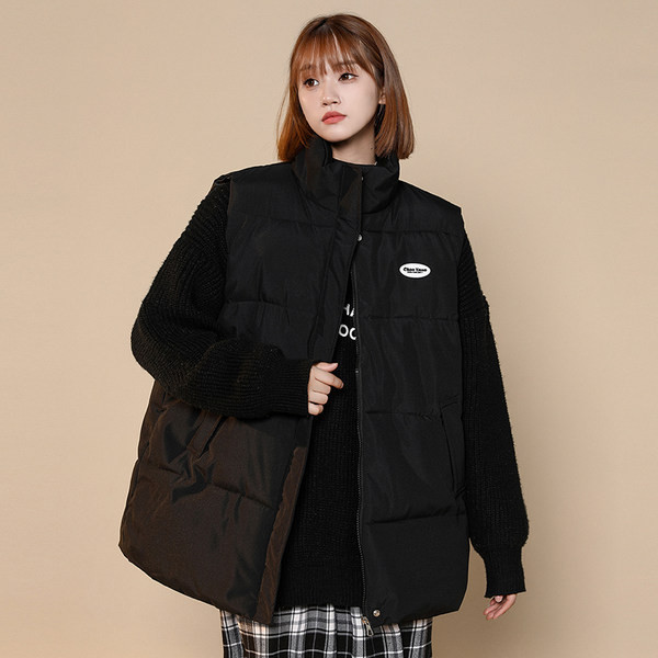 Női alkalmi mellény hímzéssel és magas gallérral