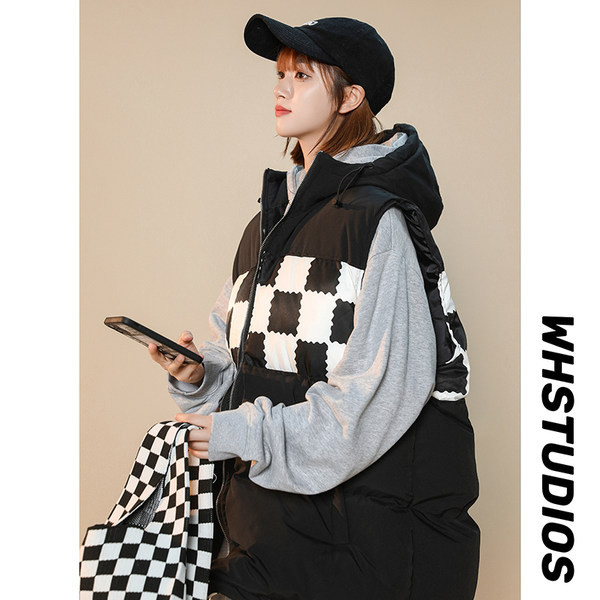 Női téli mellény kapucnival