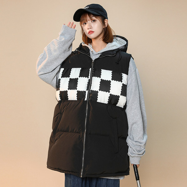 Női téli mellény kapucnival